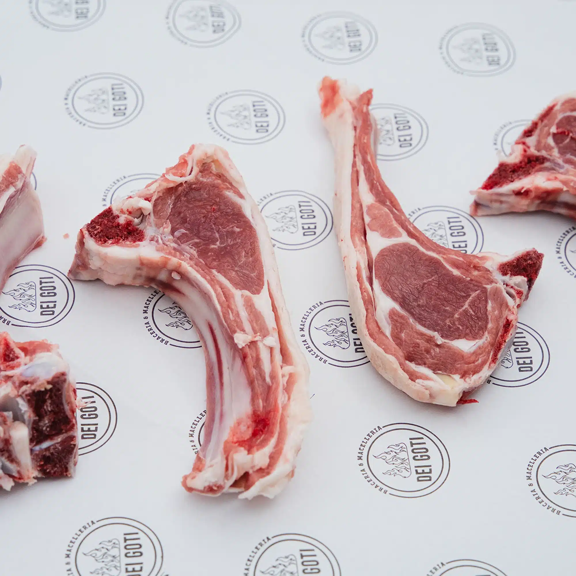 Costolette di Agnello 1 Kg – dettaglio del taglio con osso e grasso di copertura | Braceriadeigoti